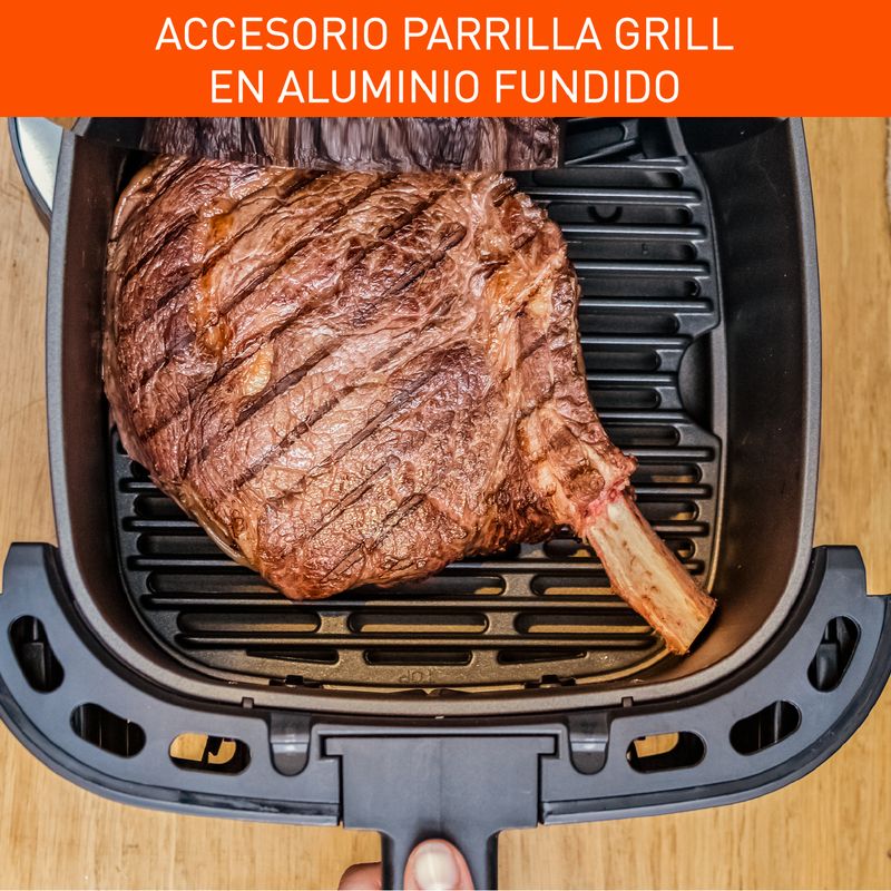 Esta enorme freidora de aire tiene doble tecnología para freír y cocinar al  grill